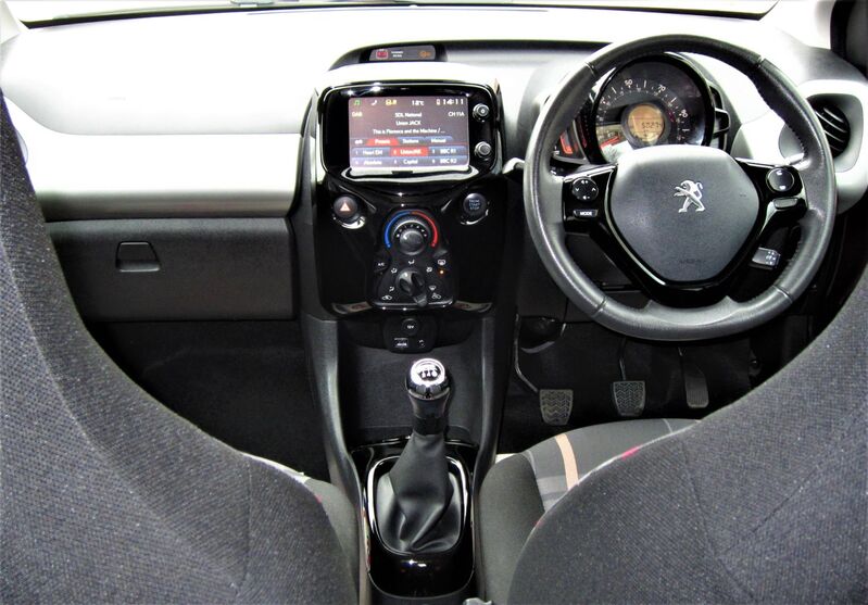 PEUGEOT 108