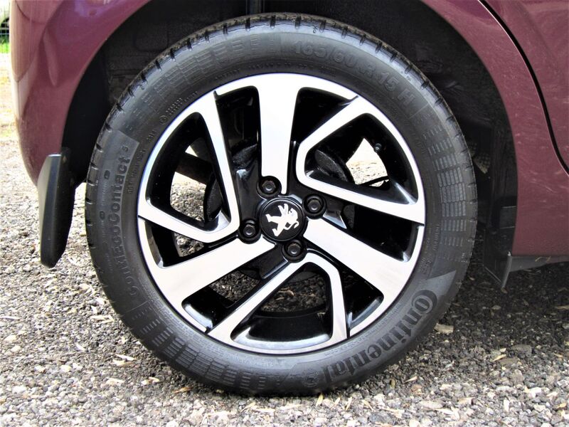 PEUGEOT 108