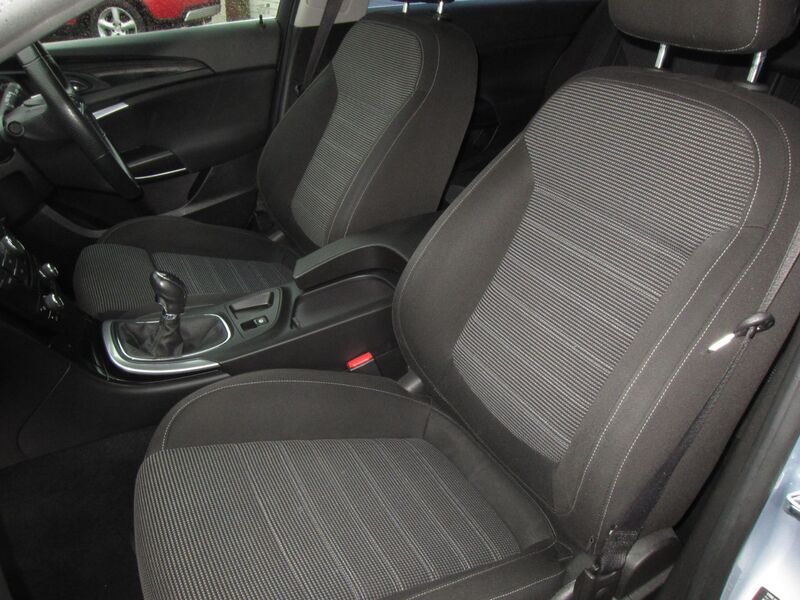 VAUXHALL INSIGNIA