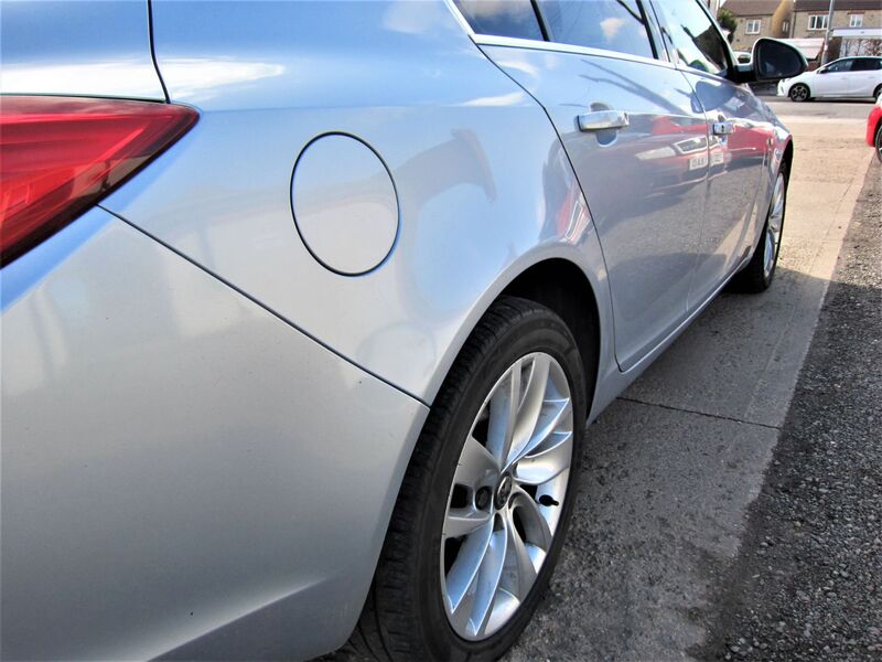 VAUXHALL INSIGNIA