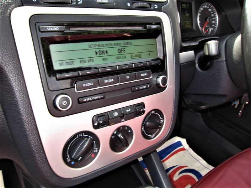 VOLKSWAGEN EOS