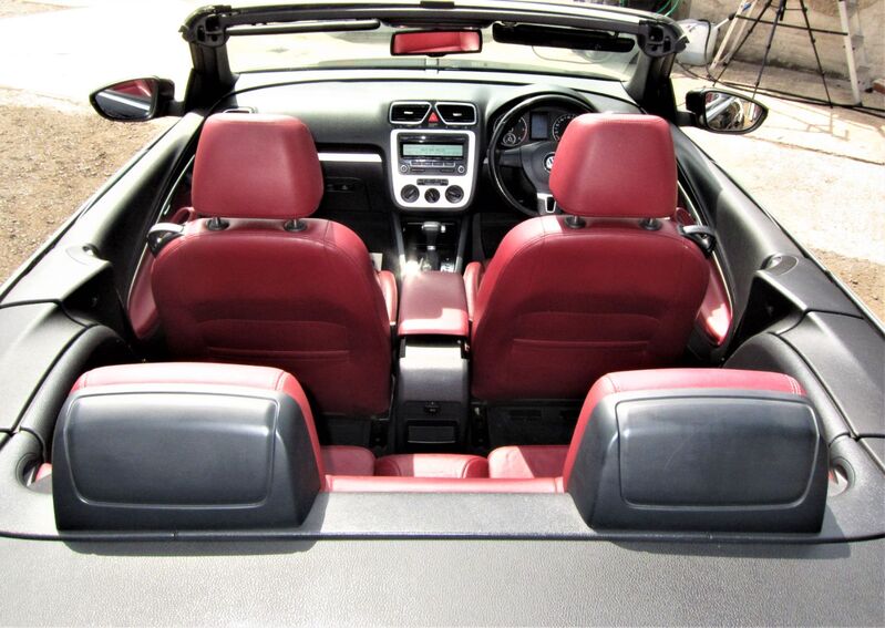 VOLKSWAGEN EOS