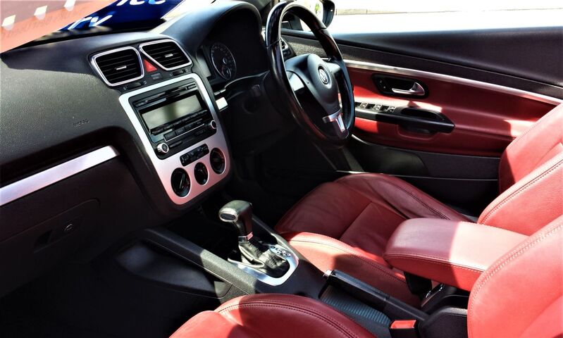 VOLKSWAGEN EOS