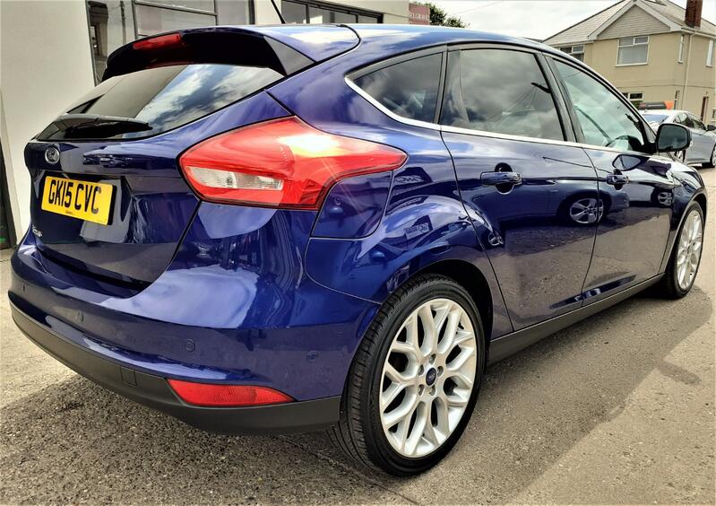 FORD FOCUS